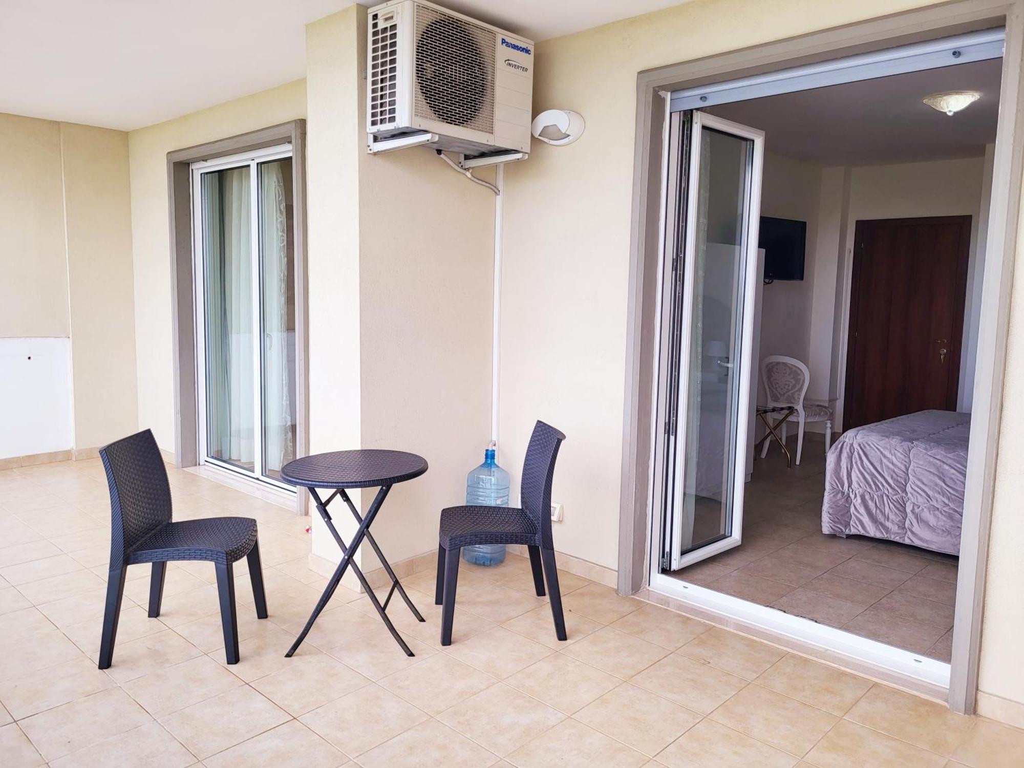 B&B Waltanna Airport Μπάρι Εξωτερικό φωτογραφία